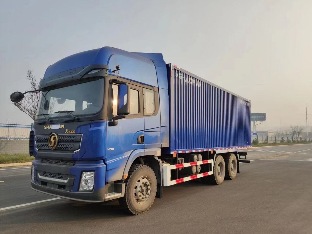 SHACMAN 날개 밴 트럭 X3000 8x4 380hp 10 휠러 날개 밴 무거운 트럭 운송