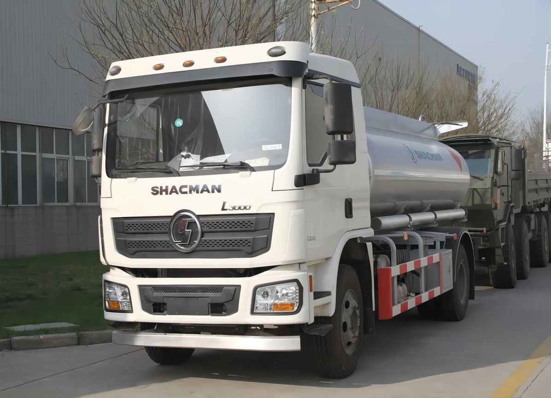 L3000 4x2 오일 탱커 트럭 240hp 에루오II 하얀 SHACMAN 오일 운송 트럭