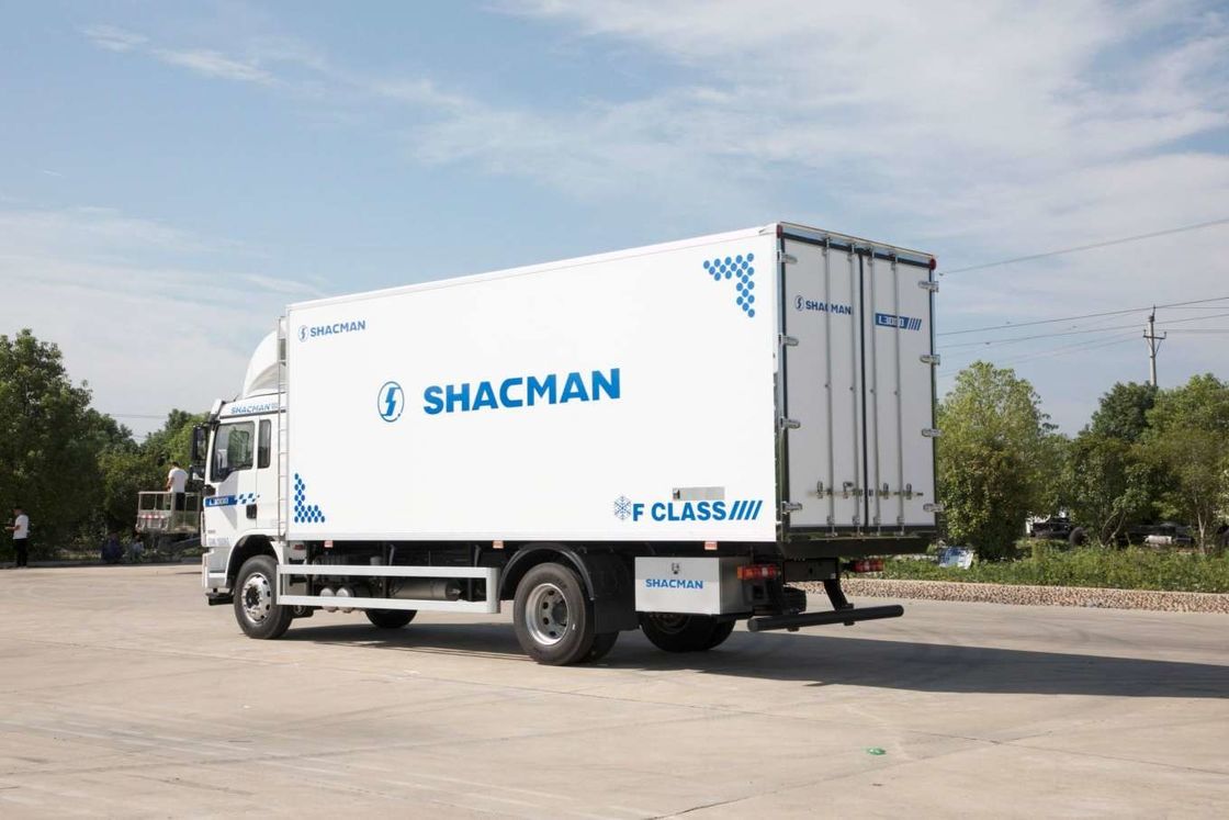 SHACMAN L3000 밴 화물 트럭 4x2 340hp 트럭 290hp 유로 II 흰색 6 바퀴 화물 트럭