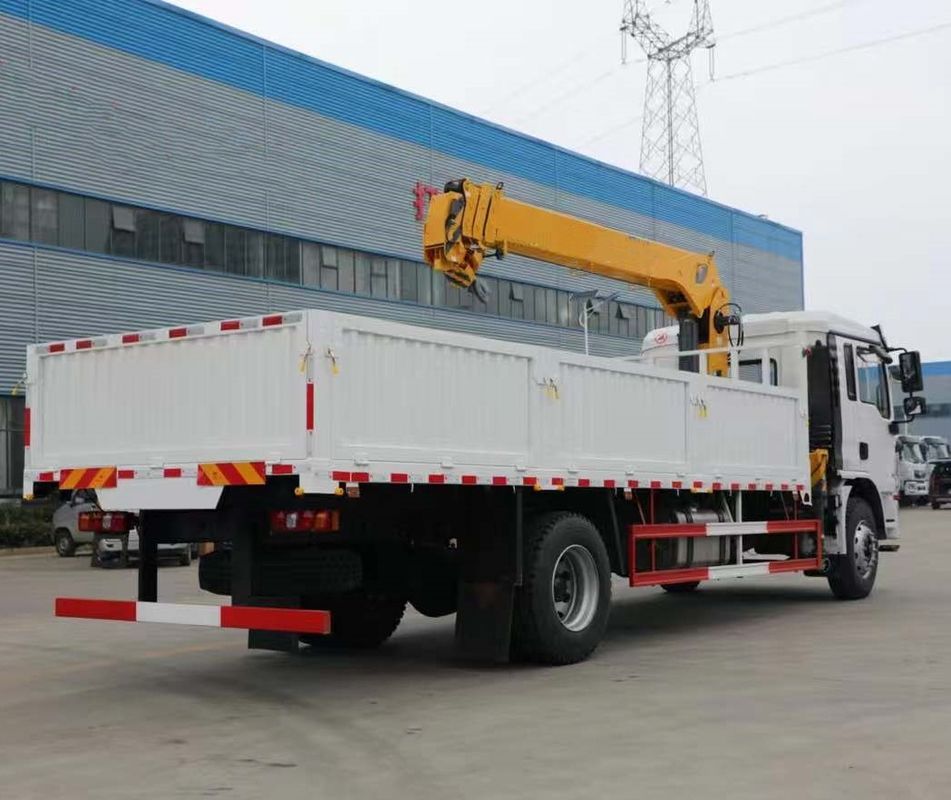 SHACMAN L3000 4X2 10 톤 로딩 용량 화물 트럭 240HP 화물 운반 크레인 좋은 품질