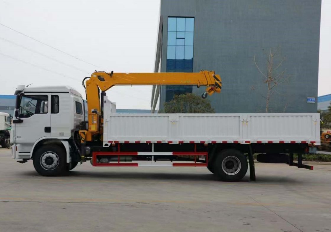 SHACMAN L3000 4X2 10 톤 로딩 용량 화물 트럭 240HP 화물 운반 크레인 좋은 품질