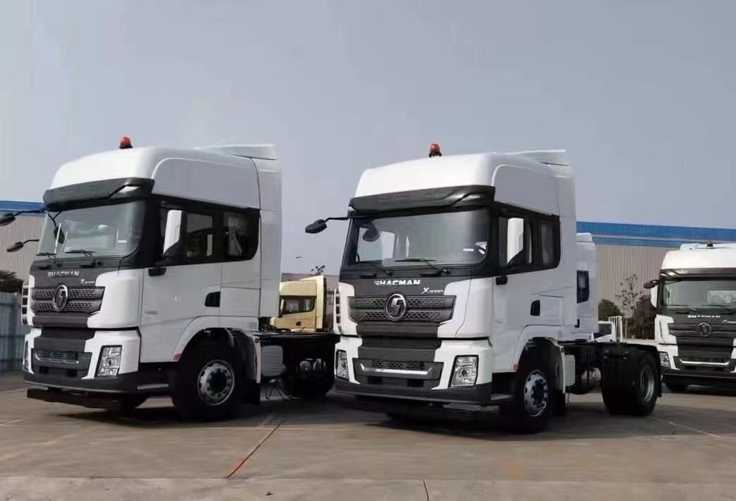 수동 변속기 10 휠 트랙터 트럭 SHACMAN 430hp X3000 4x2 이중 잠자리 캐비 트랙터 헤드