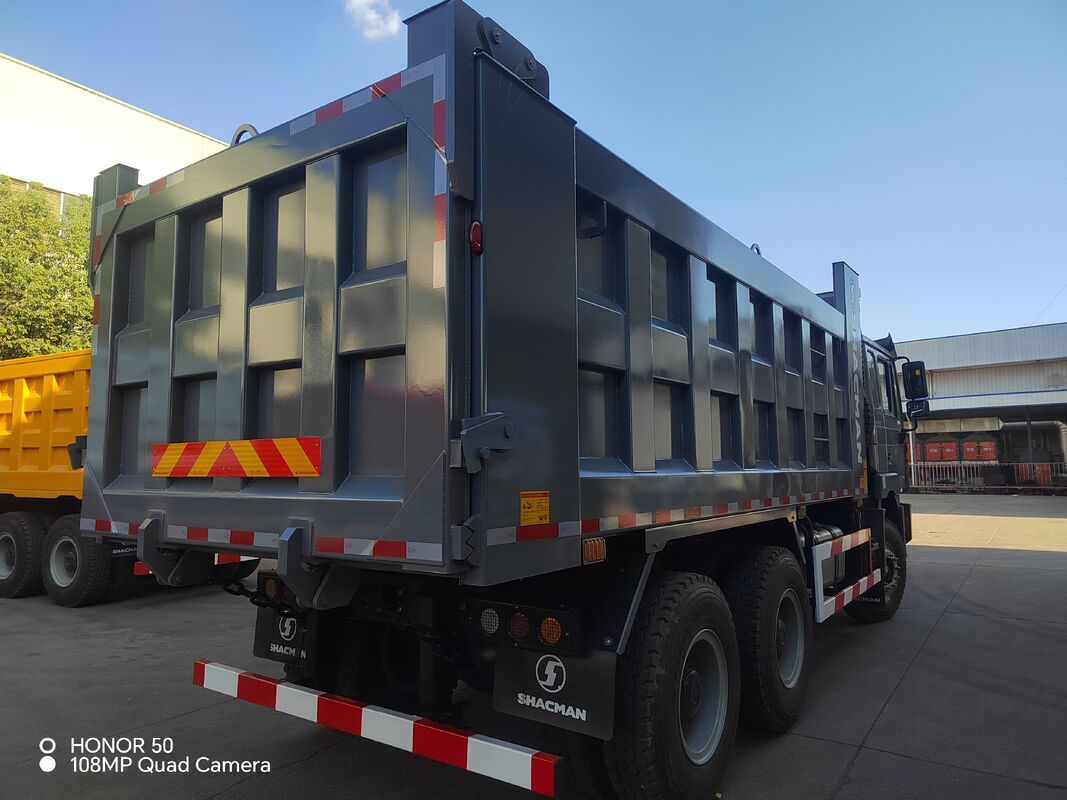 SHACMAN 3 축 무거운 덤프 트럭 12.00R20 타이어 400L 연료 탱크와 수동 변속기 430HP 유로II 25 톤
